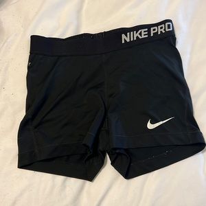 black Nike Pro